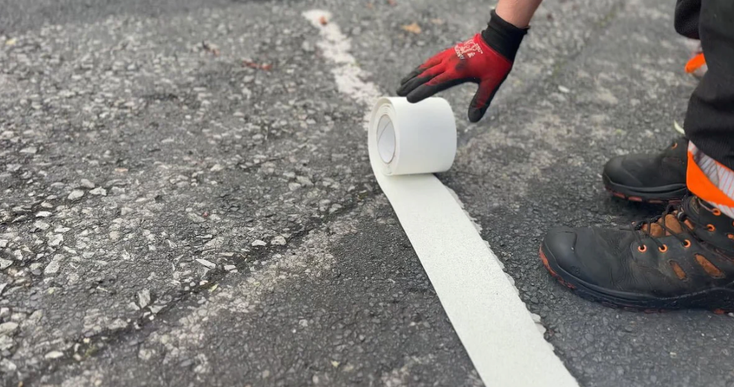 Thermoplastic line marking