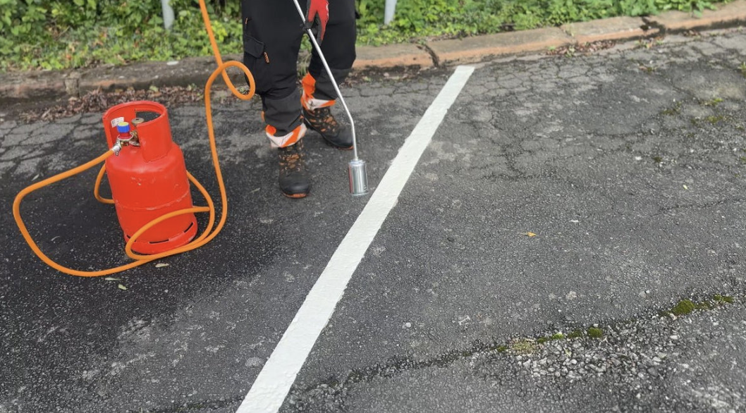 Thermoplastic line marking